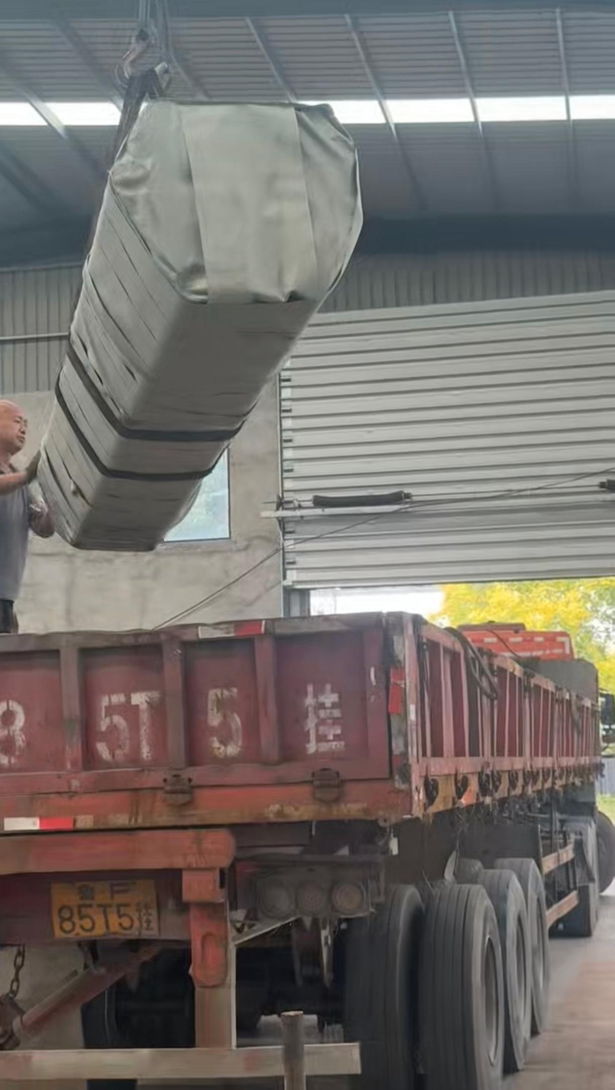 Latest company case about 80 Tons of 304/304L Stainless Steel Plates Delivered to Nigerian Chemical Plant